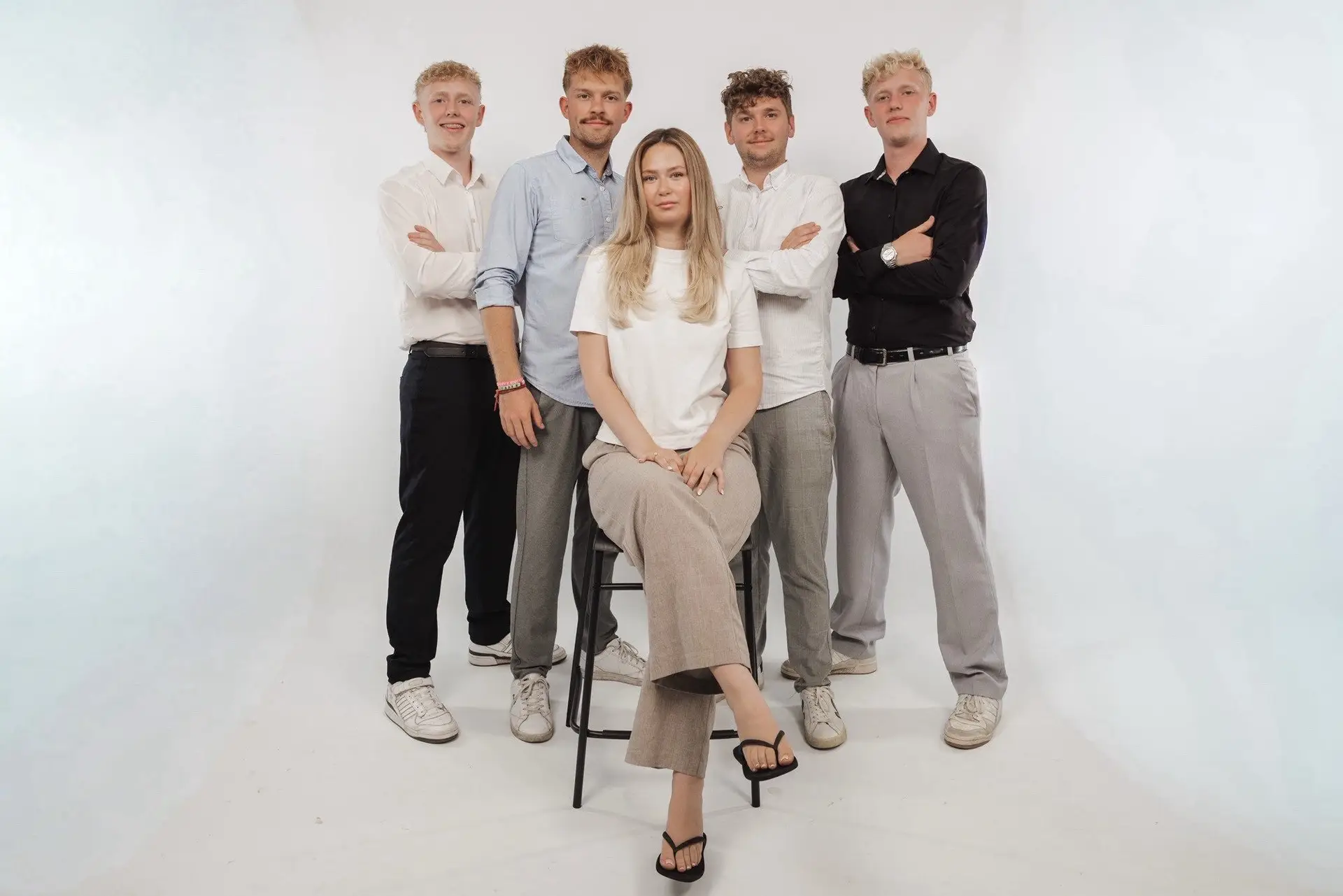 Das fünfköpfige Team von EMC Studios